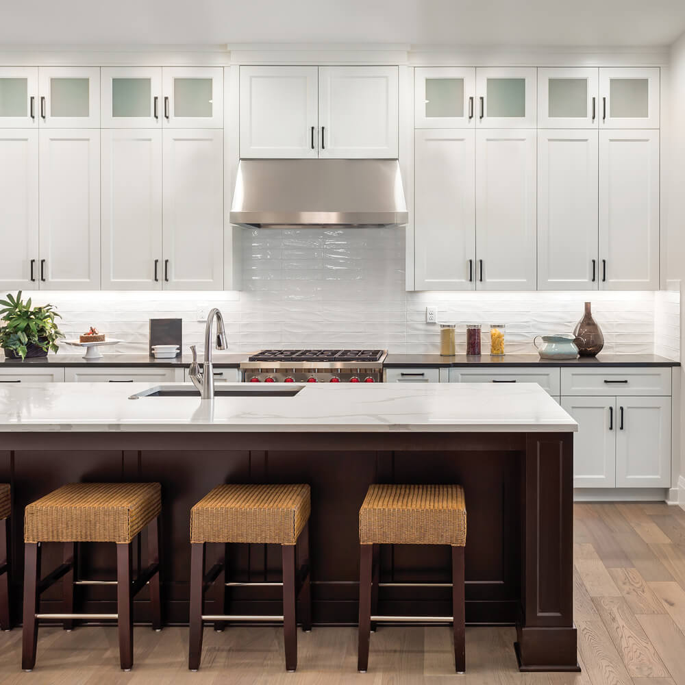 Multi CCT under cabinet linear with swivel lens