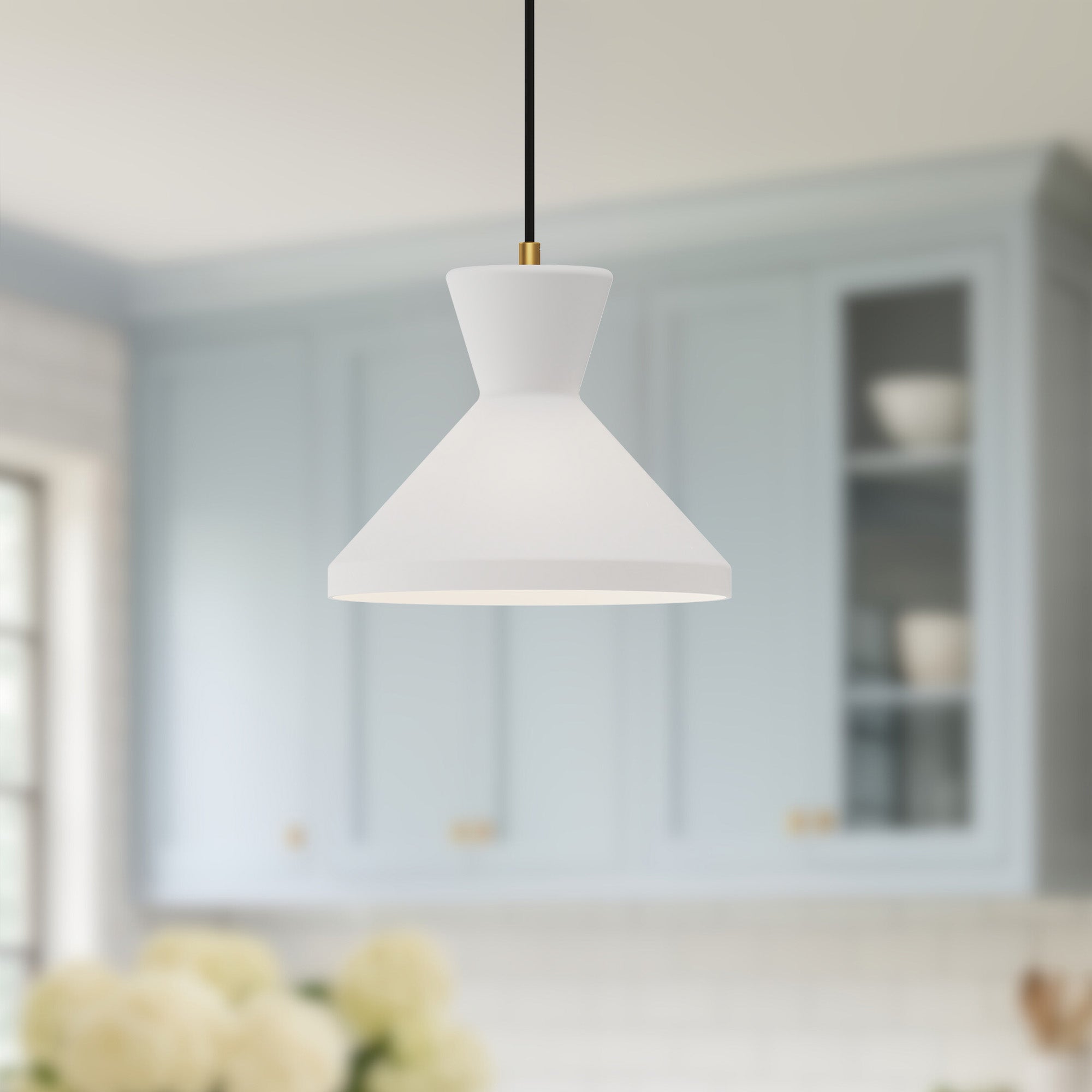 Betty 10-in Pendant