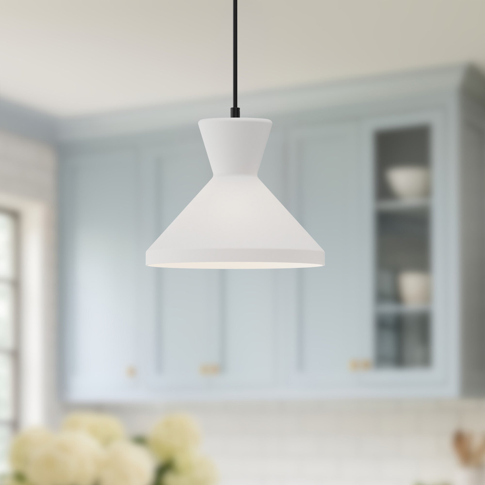 Betty 10-in Pendant