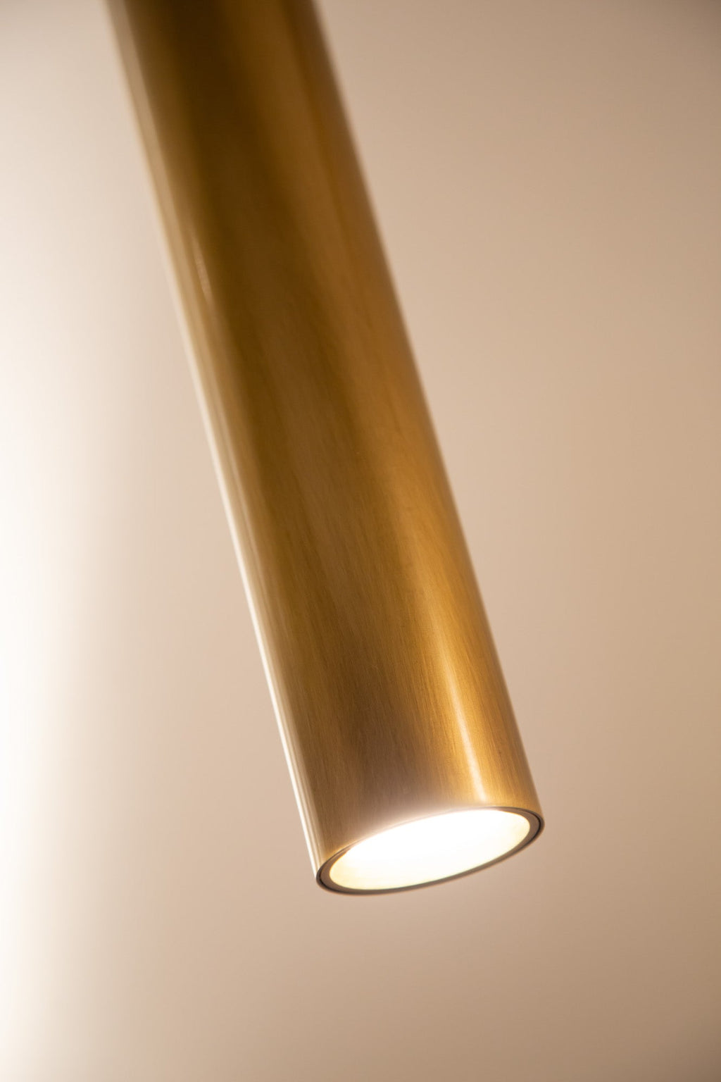 Mason 4 Head Linear Pendant – Adjustable with Metal Strap Detail