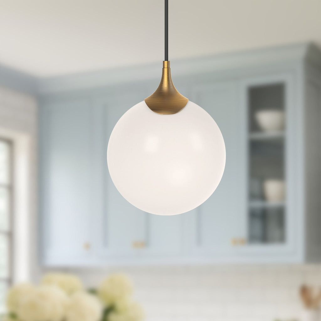 Nouveau 8-in Pendant