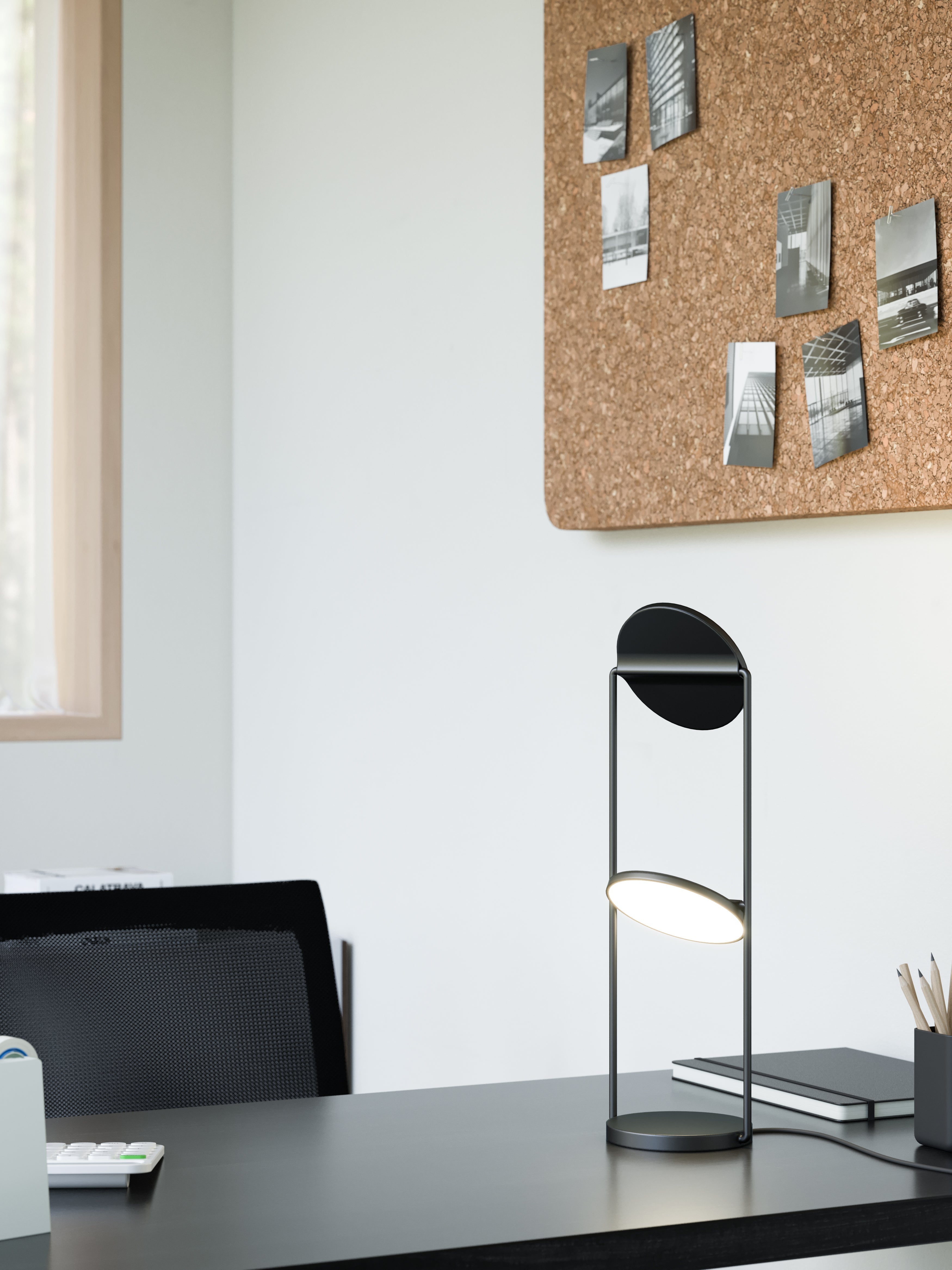 Novel 18-in Table Lamp