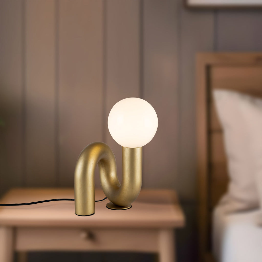 Sadie Table Lamp – Eclectic Style with Customizable Bulb Options