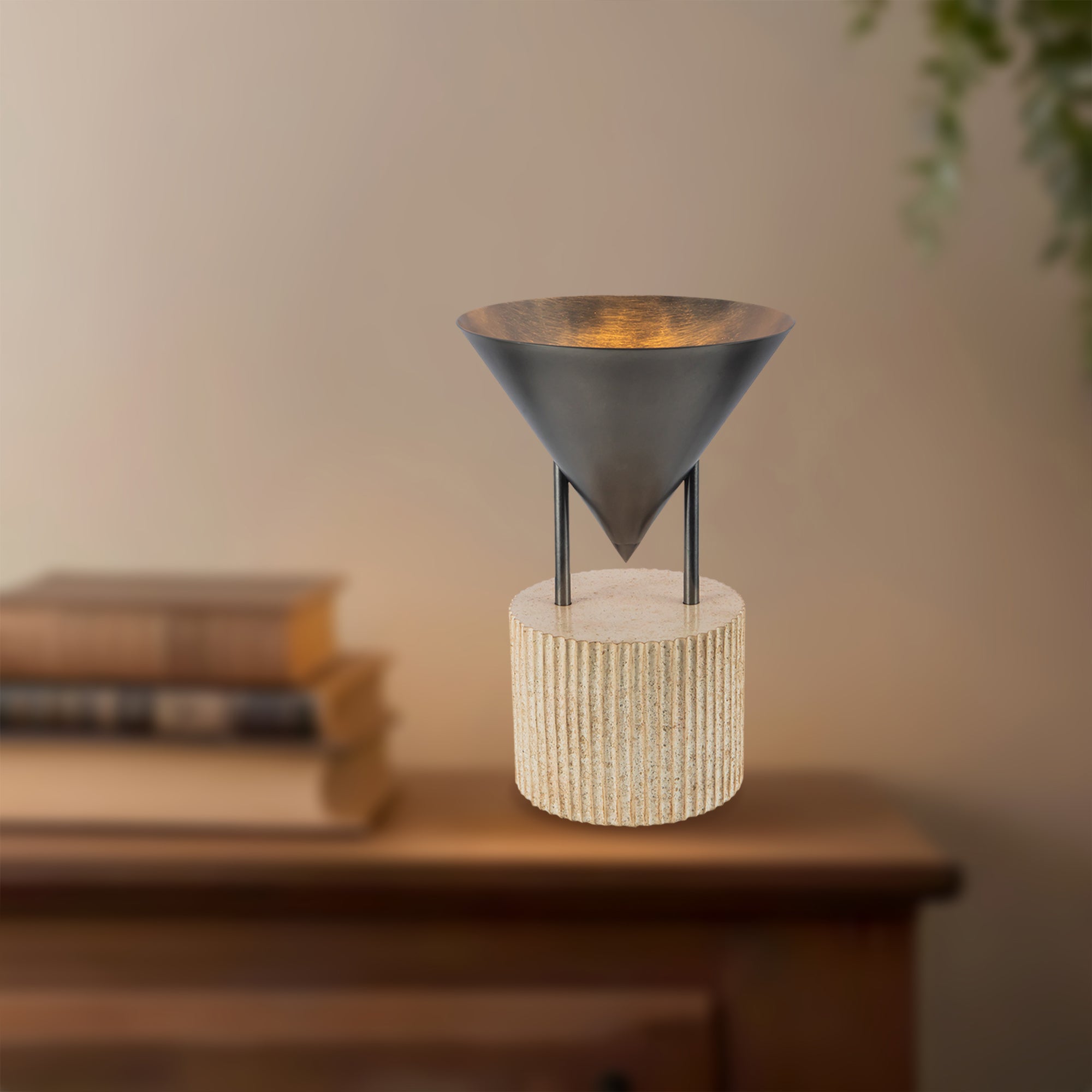 Versus 15-in Table Lamp