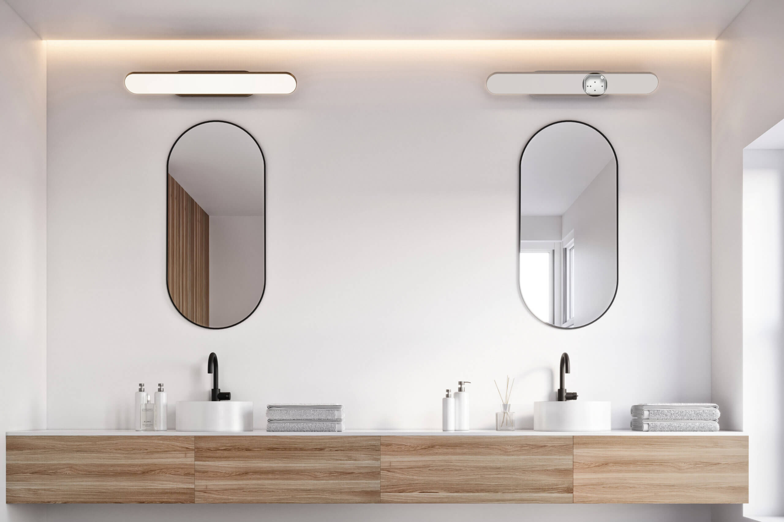 32in Vanity oblong adjustable on Octo Jbox